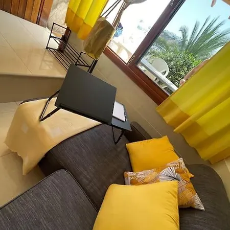 Schoener Mit Terrasse Und Pool *
